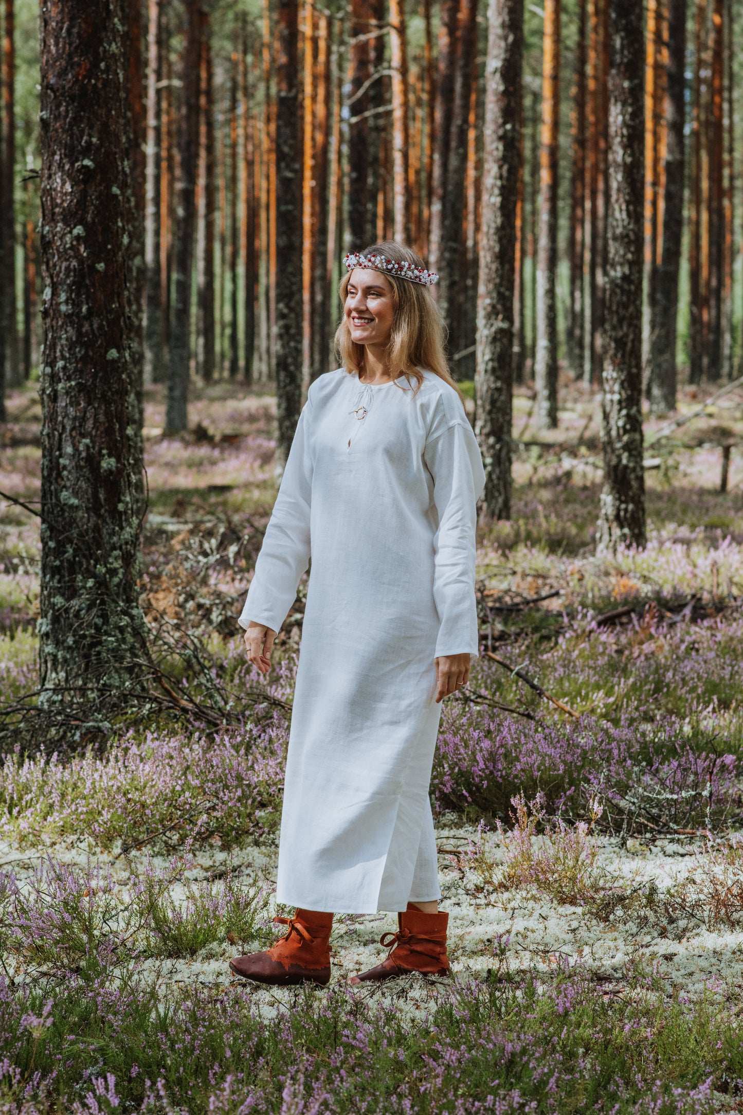 Sieviešu etnogrāfiskais krekls (kleita) lina balta 40-44 izm taisna ar garām rokām