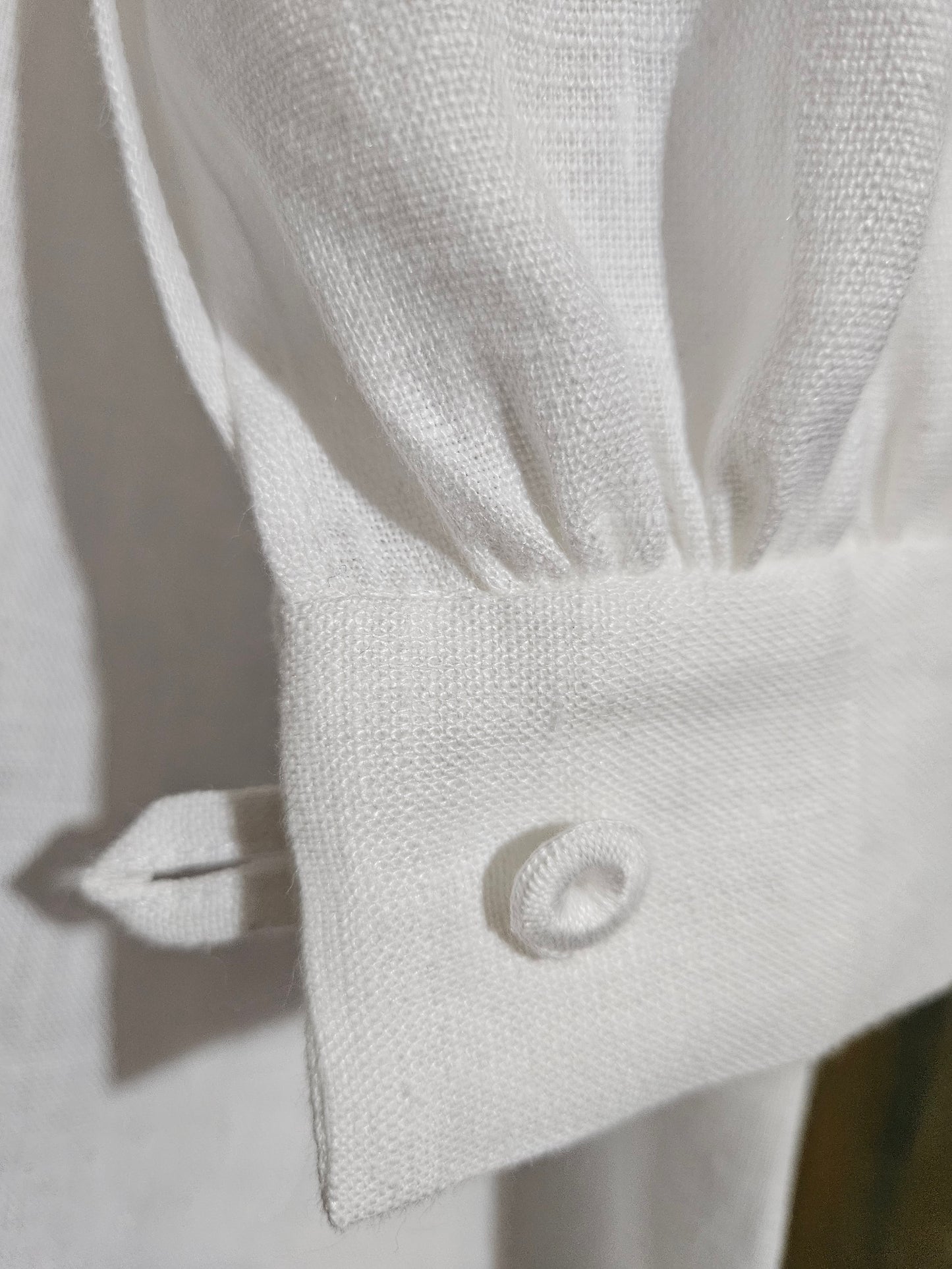 Sieviešu tautiskais īsais lina krekls balts izšūts 40-44-46 izm