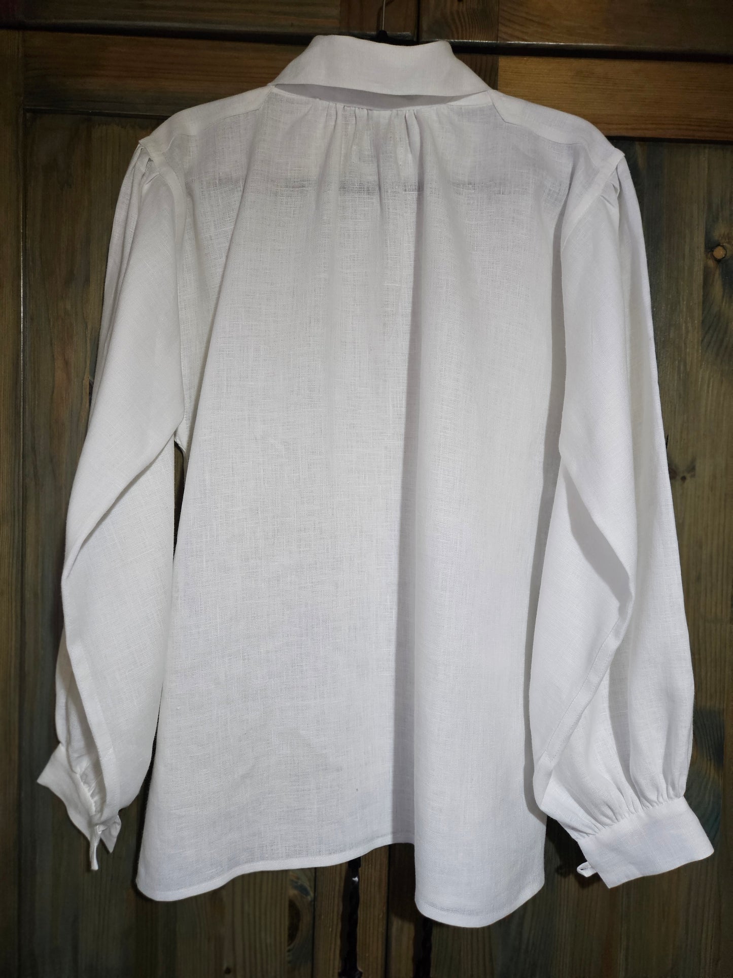 Sieviešu tautiskais īsais lina krekls balts izšūts 40-44-46 izm