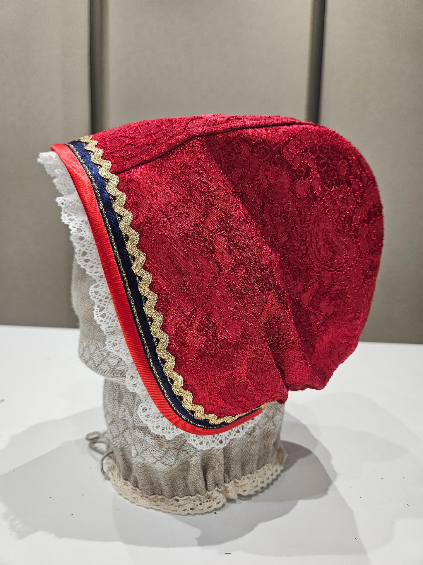 Kurzemes aube koši sarkana, izmērs M