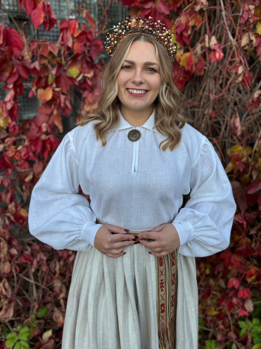 Sieviešu tautiskais pusgarais lina krekls balts izšūts 42 izm