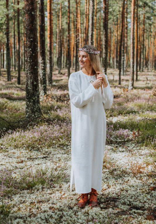 Sieviešu etnogrāfiskais krekls (kleita) lina balta 40-44 izm taisna ar garām rokām