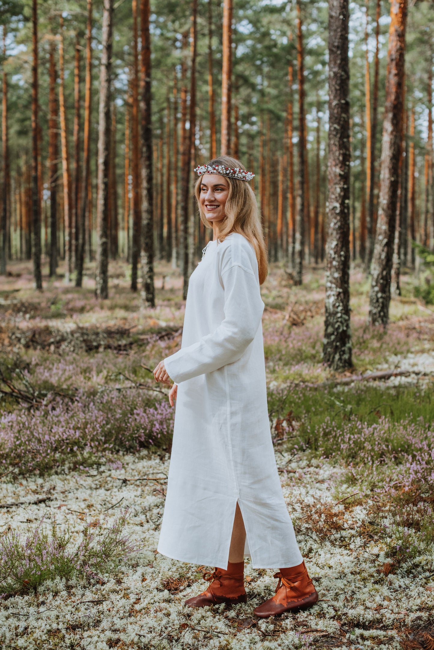 Sieviešu etnogrāfiskais krekls (kleita) lina balta 42-44 izm taisna ar garām rokām