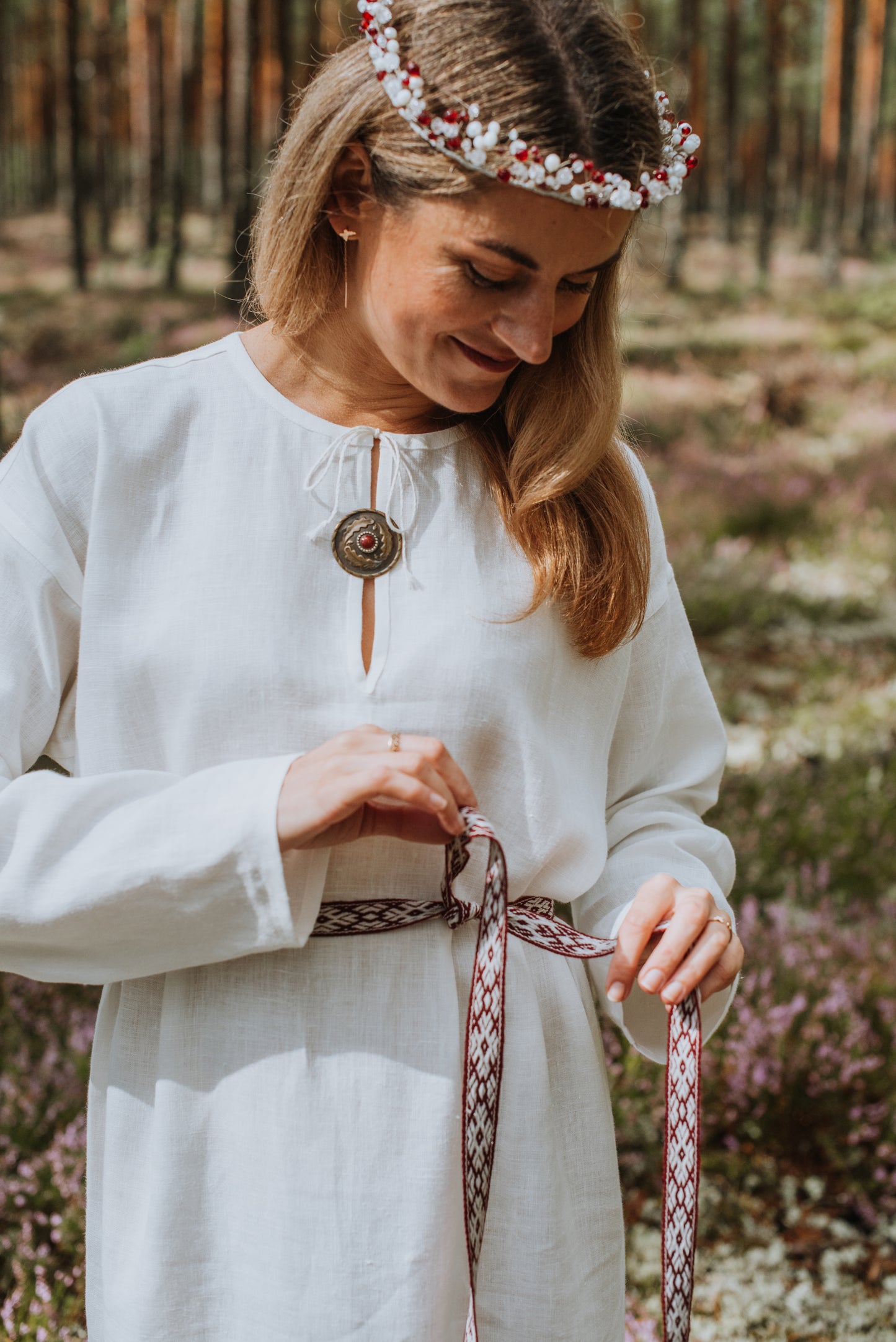 Sieviešu etnogrāfiskais krekls (kleita) lina balta 42-44 izm taisna ar garām rokām