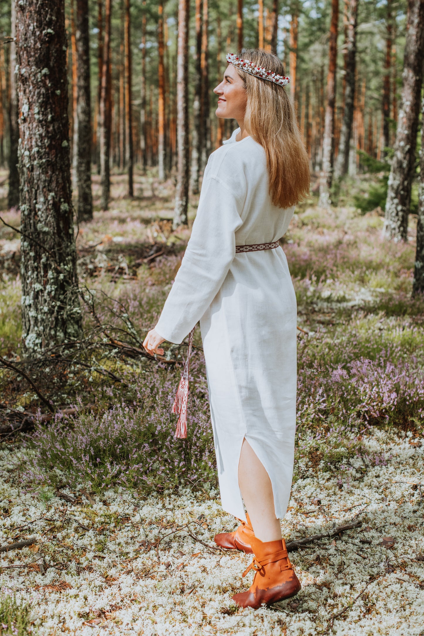 Sieviešu etnogrāfiskais krekls (kleita) lina balta 42-44 izm taisna ar garām rokām