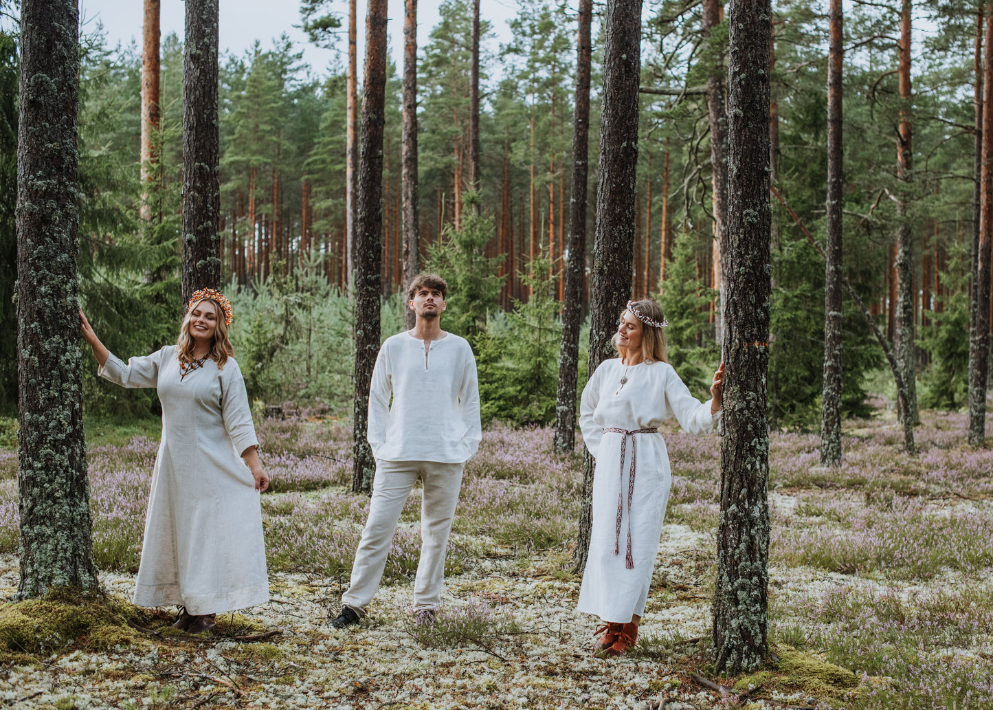 Sieviešu etnogrāfiskais krekls (kleita) lina balta 42-44 izm taisna ar garām rokām