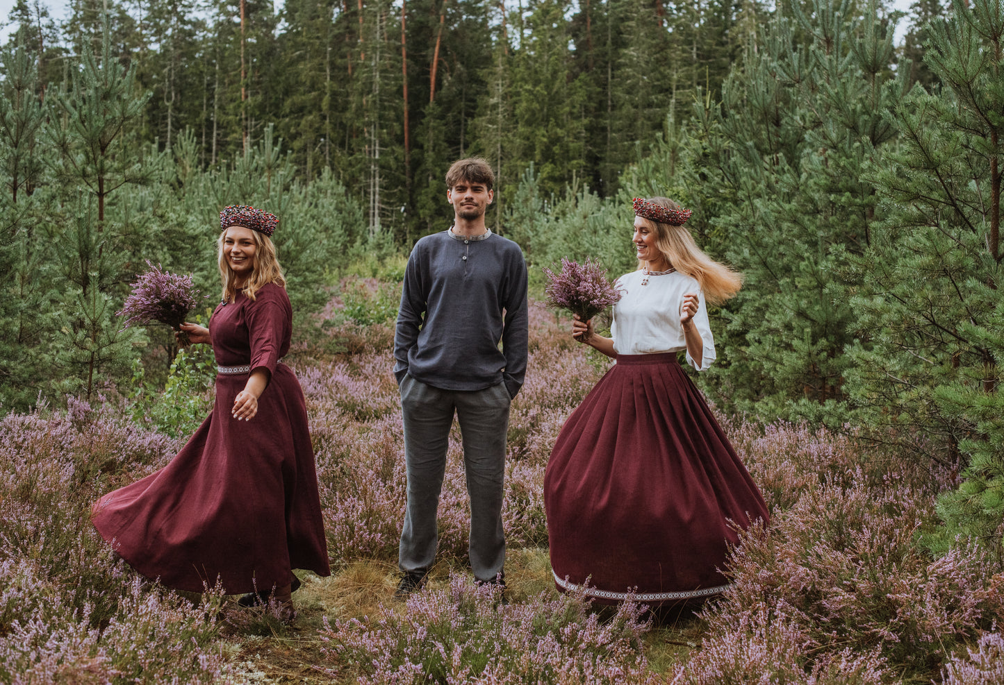 Sieviešu svārki violeti ar rakstainu lentu 40 izm