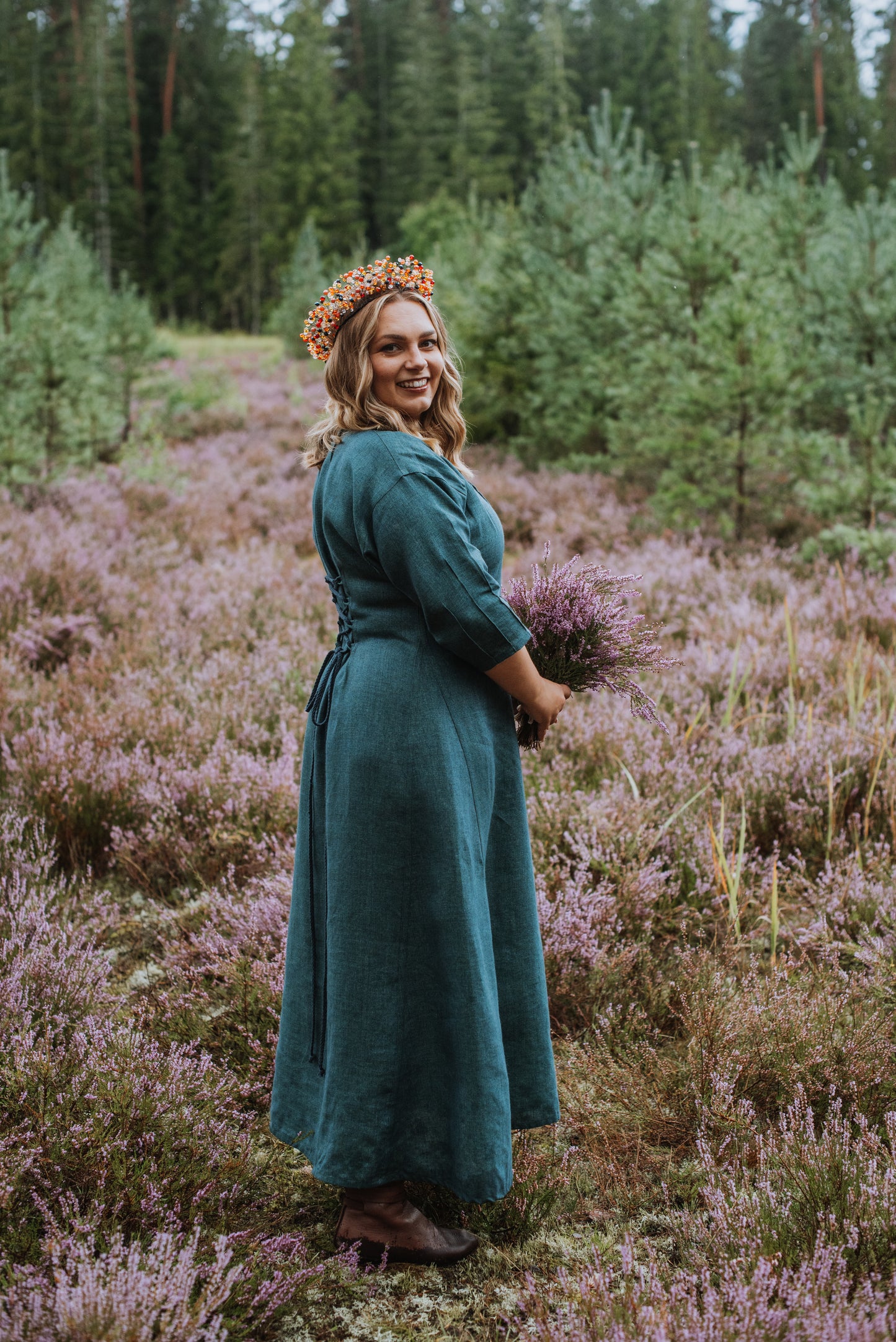 Sieviešu kleita lina zili zaļa melanža 42-50 izm